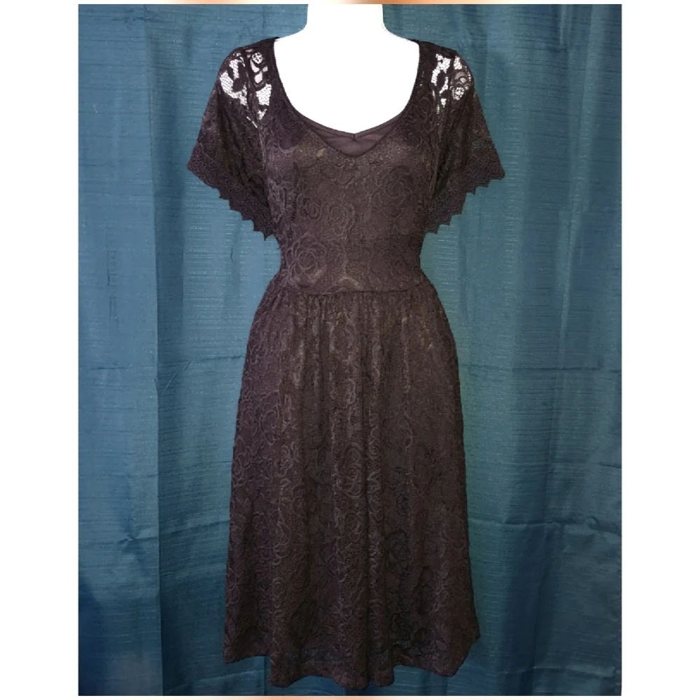 Torrid | Elegant Black Lace Dress - Picture 2 of 5